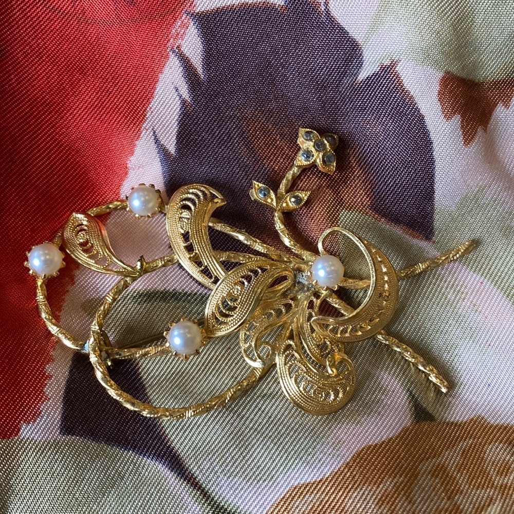 Vintage ‘Antique Reproduction’ Brooch